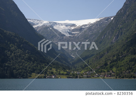 Sandvevatnet lake and Buerdalen valley (Norway) Sandvevatnet lake and Buerdalen valley (Norway) 8230356