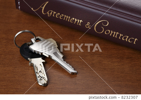 Contract and key 8232307