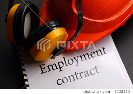 Employment contract with earphones and helmet 8232353