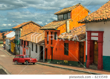 La Candelaria, historic neighborhood in downtown Bogota, Colombi 8233549