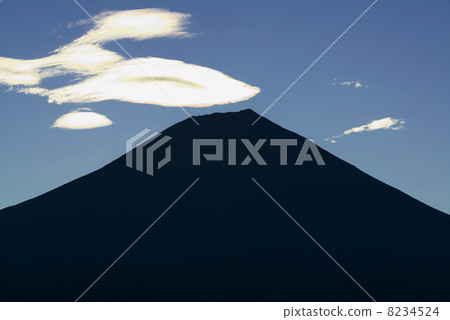 Clean clouds and Mount Fuji 8234524