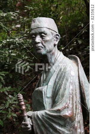 Matsuo Basho statue 8235612