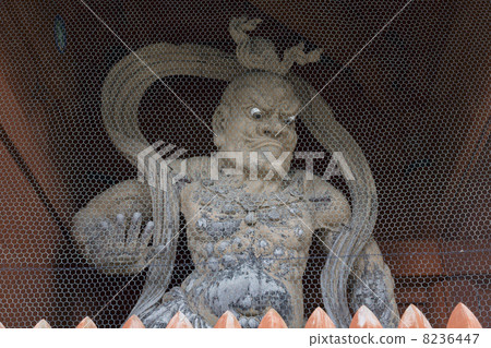 Kimonoyama Daimon的King Geumjo雕像 8236447