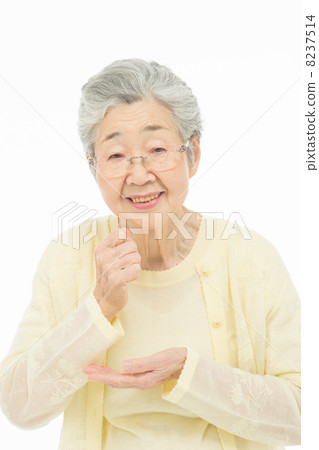 Senior women Senior women 8237514