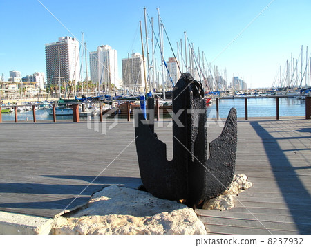 Israel Israel 8237932