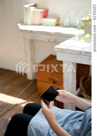 智能手機和女士 智能手機和女士 8239105