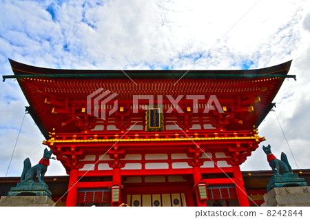 "Furamon" of Fushimi-Inari Taisha Shrine (Fushimi-Kuyanouchi-cho, Fushimi-ku, Kyoto City) "Furamon" of Fushimi-Inari Taisha Shrine (Fushimi-Kuyanouchi-cho, Fushimi-ku, Kyoto City) 8242844