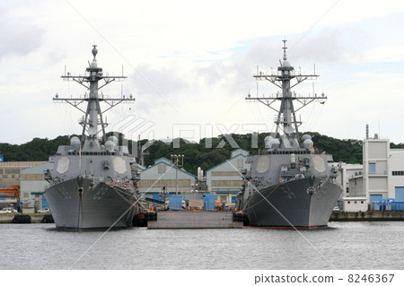 US Navy missile destroyer's entry to the port 8246367
