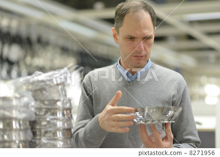 Buyer in a shop 8271956
