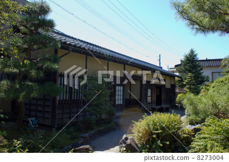 Old Kaga clan san Takada family remains 8273004