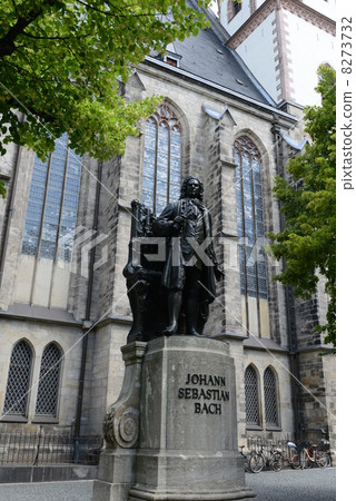 Bach statue in front of St. Thomas' church 8273732
