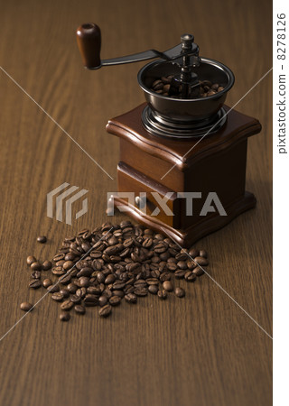 Coffee mill and coffee beans 8278126