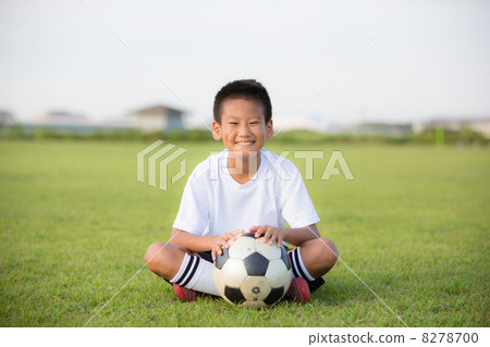 A soccer boy 8278700