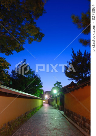 長町武士住宅的晚上風景[垂直] 8278864