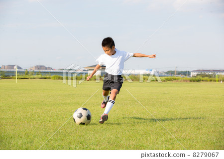 A soccer boy 8279067