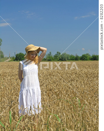 Girl in field Girl in field 8282203