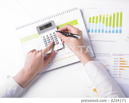 Business Data Analyzing 8284171