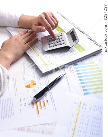 Business Data Analyzing 8284257