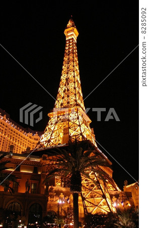 The Eiffel Tower in Las Vegas 8285092