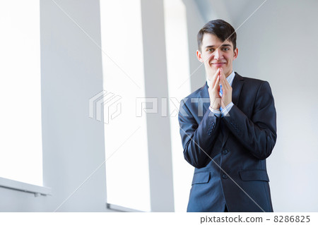 Young successful businessman 8286825