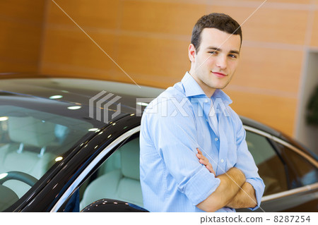 Young man consultant 8287254