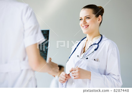 Young female doctor Young female doctor 8287448