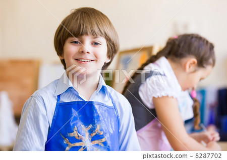 Cute boy painting Cute boy painting 8287702
