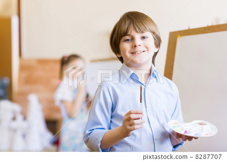 Cute boy painting Cute boy painting 8287707