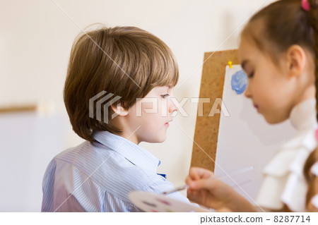 Children drawing and painting Children drawing and painting 8287714