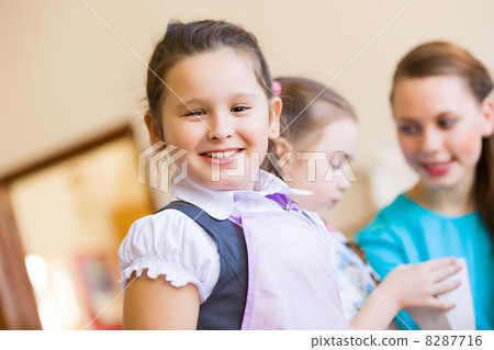 Children drawing and painting Children drawing and painting 8287716