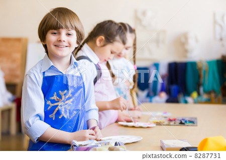 Children drawing and painting Children drawing and painting 8287731