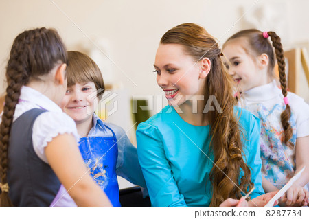 Children drawing and painting Children drawing and painting 8287734