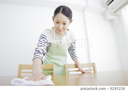 Housework service 8295226
