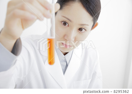researcher  8295362