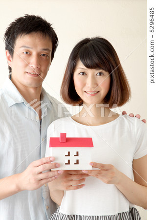 Purchase a house with a couple 8296485