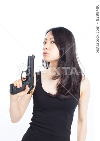 一個女人拿著槍 一個女人拿著槍 8299480