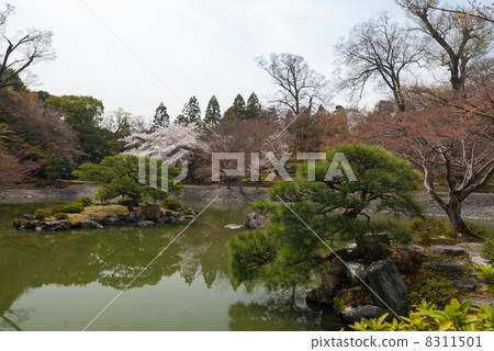 Samcheon皇宮在南池塘 Samcheon皇宮在南池塘 8311501