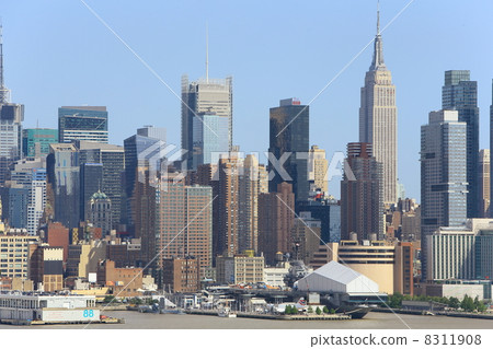 摩天大樓的建築群帝國右撇子 摩天大樓的建築群帝國右撇子 8311908