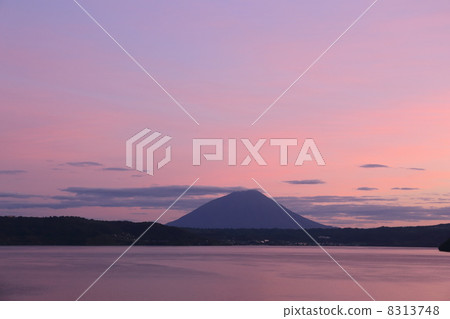 Toyako before dawn Toyako before dawn 8313748