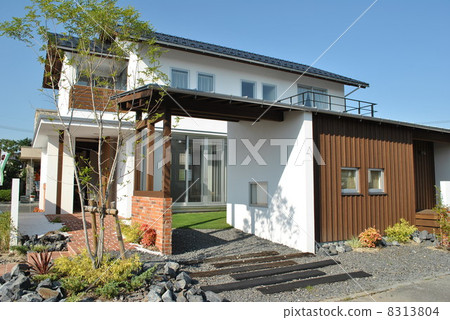 Newly-built detached house 8313804