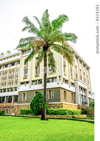 Reunification courtyard (Vietnam, Ho Chi Minh City) 8314281