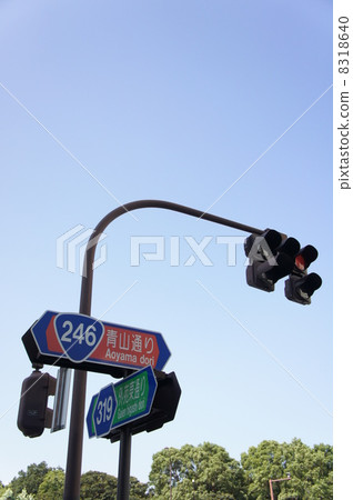 青山街交叉口 8318640