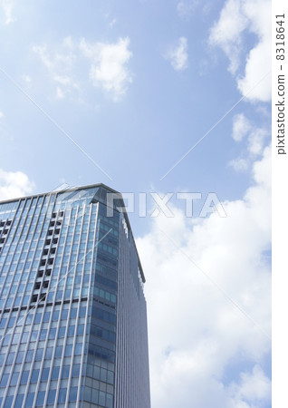 比爾和藍天 8318641