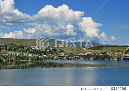 Canadian country town Canadian country town 8319266