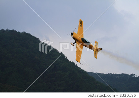 一架飛機 8320156