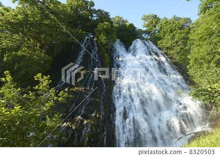 Oshinkoshin waterfall 8320503