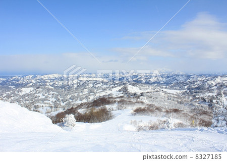 俯瞰山頂的斜坡 俯瞰山頂的斜坡 8327185