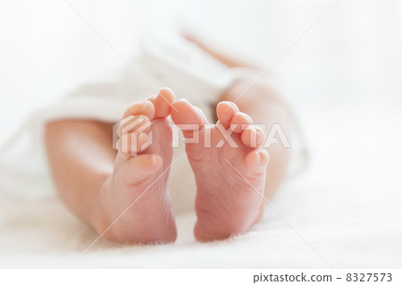 infant, baby, feet 8327573