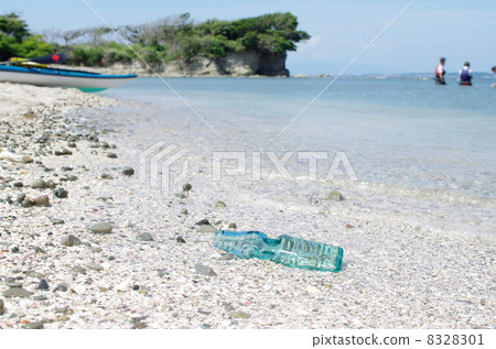 A scene of the bottle of Ramune and the Otogasazaki 8328301