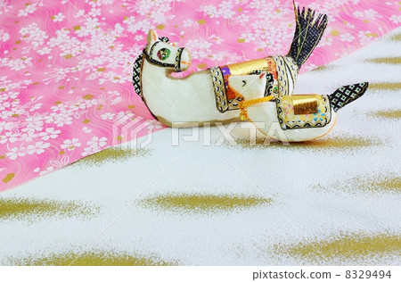 新年賀卡2014·手工日本紙完成馬父母和兒童·花卉圖案和其他日本紙張對角背面上排水平位置拉/明信片比率 新年賀卡2014·手工日本紙完成馬父母和兒童·花卉圖案和其他日本紙張對角背面上排水平位置拉/明信片比率 8329494